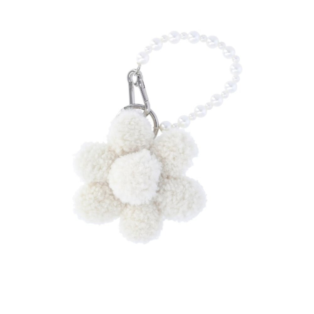 No Boundaries Faux Shearling Flower Bag Charm Pearl Keychain Clip Women NWT - Picture 3 of 3